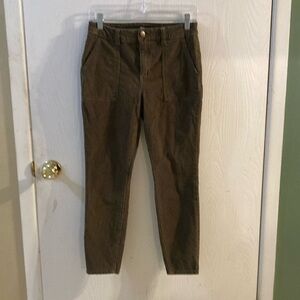 JNY Olive corduroy pants. Women’s size 6